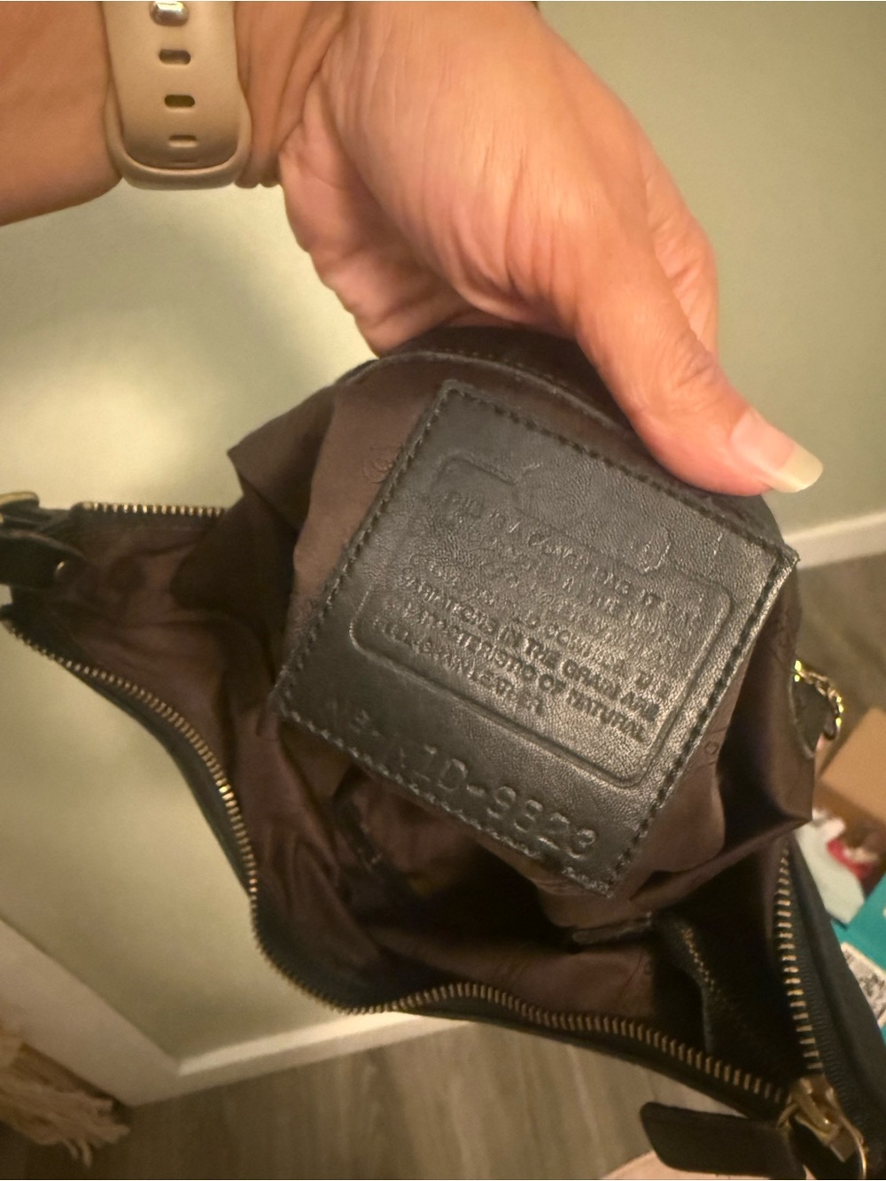 Vintage Coach Classic Black Leather Shoulder Bag - Picture 4 of 8